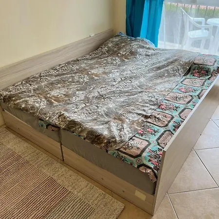 Apartman Quiet In The Town Center With Pool